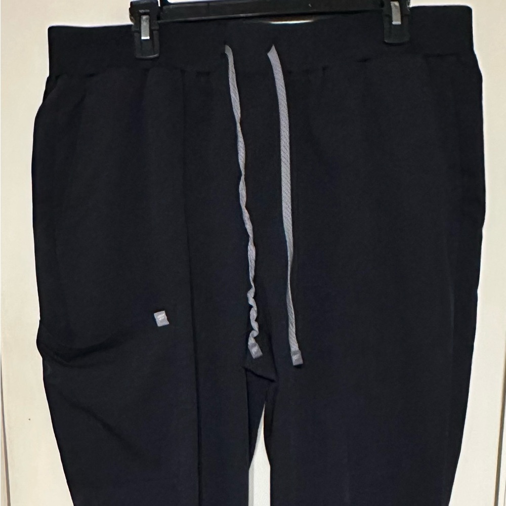 Fabletics Women’s Black Straight-Leg Scrub Pants
